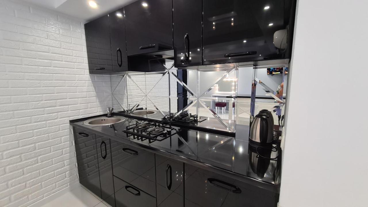 Apartaments On Prospekt Mira 35 Кривой Рог Екстериор снимка